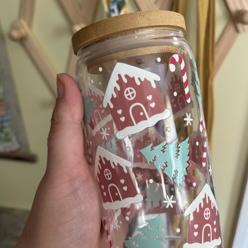 16 OZ Holiday Gingerbread House Can Glass with Bamboo Lid & Glass Straw